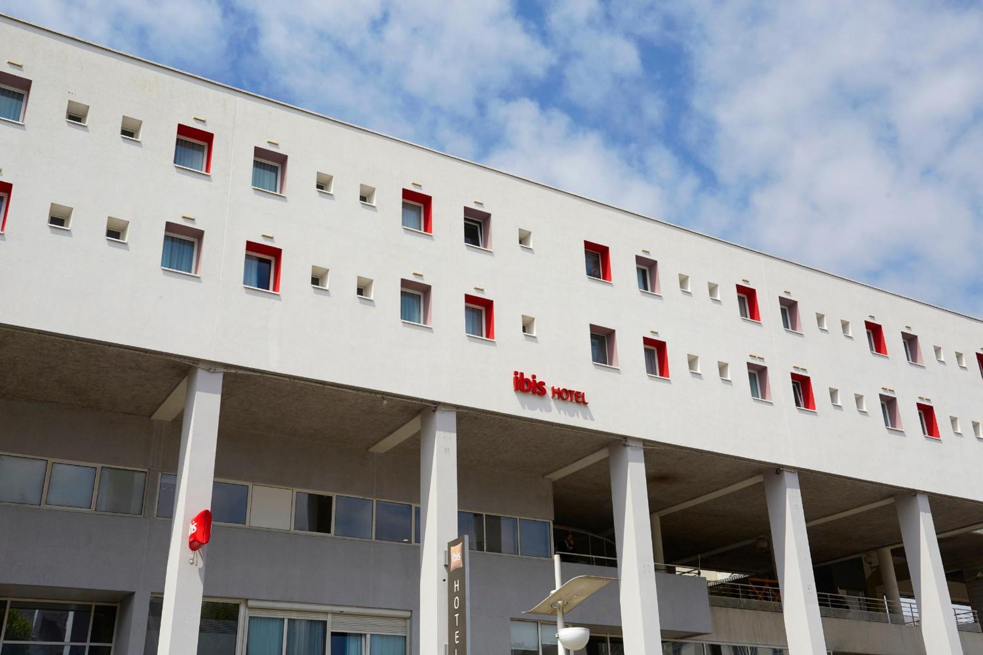 Ibis Lorient Centre Gare Hotel Exterior photo