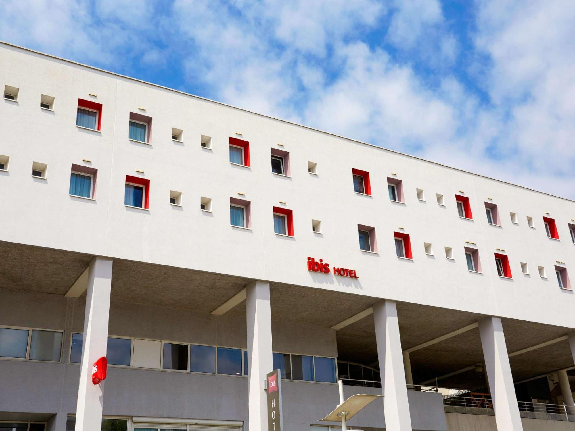 Ibis Lorient Centre Gare Hotel Exterior photo